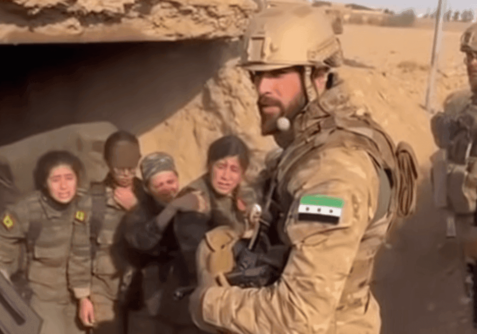 هذا المقطع لاعتقال مقاتلات من قسد في الحسكة مولد بالذكاء الاصطناعي