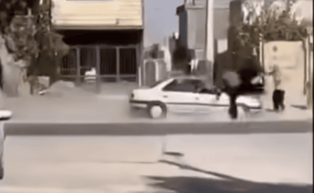 هذا الفيديو لا يظهر دهس 3 شبّان علويين في حمص على يد عناصر حكومية