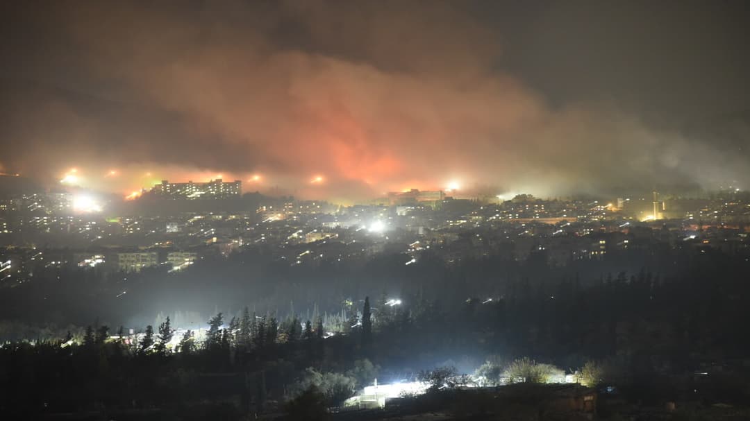 هل تُظهر الصورة المتداولة قصفاً إسرائيلياً جديداً على ريفي درعا والقنيطرة؟