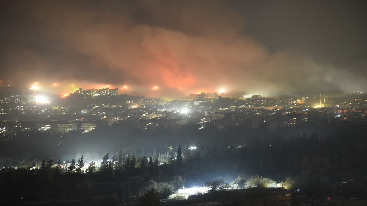 هل تُظهر الصورة المتداولة قصفاً إسرائيلياً جديداً على ريفي درعا والقنيطرة؟