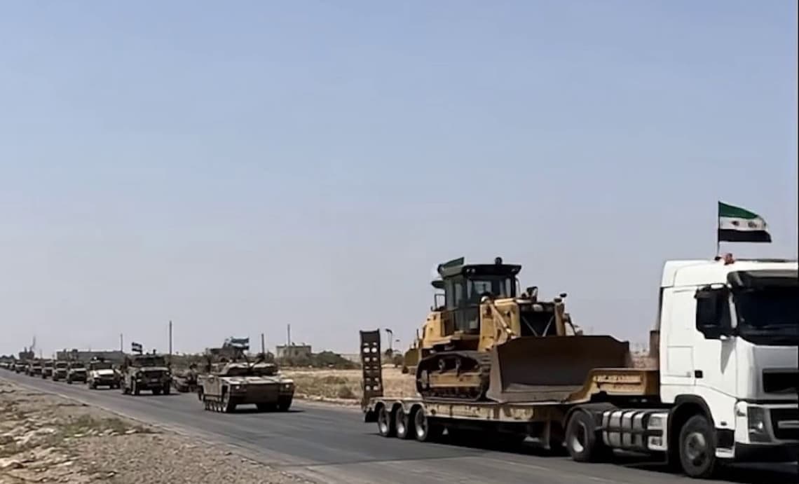 The video is generated by artificial intelligence and does not document military convoys heading towards the Syrian-Iraqi border
