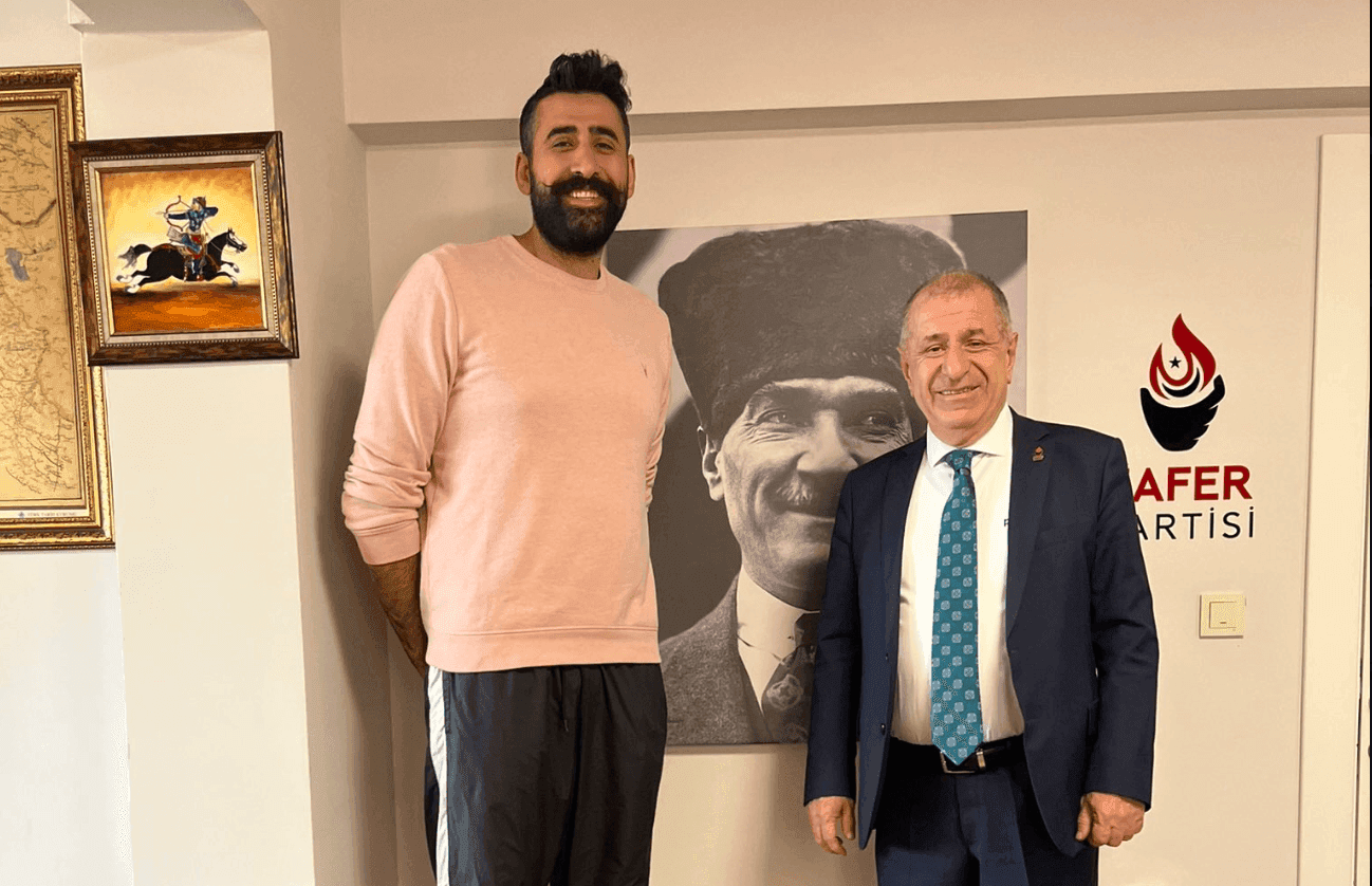 من هو "كمال جنبلاط" وما حقيقة ارتباط اسمه بمواقف وانتماءات مناهضة للشعب السوري؟