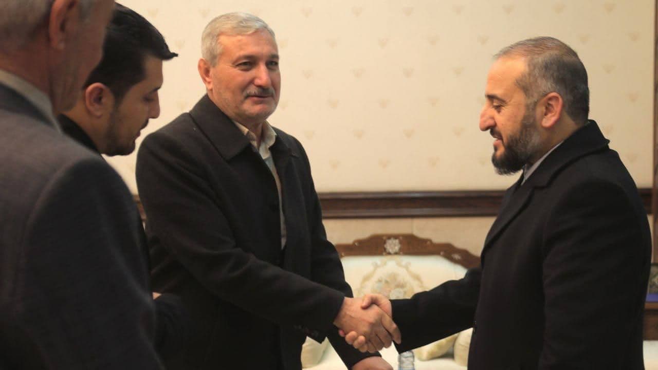 ما حقيقة ترفيع رياض الأسعد وتعيينه نائبًا لوزير الدفاع السوري؟