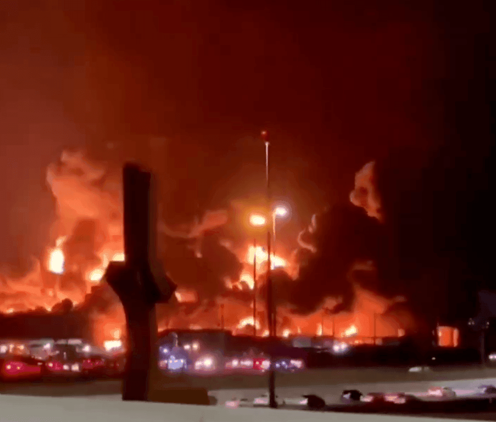 هذا المقطع ليس من حيفا ولا علاقة له بالقصف الإيراني على إسرائيل.. ما حقيقته؟