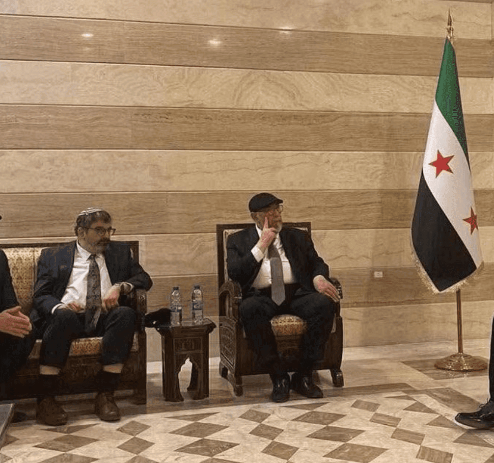 هل زار ضباط ومسؤولون إسرائيليون القصر الجمهوري بدمشق؟