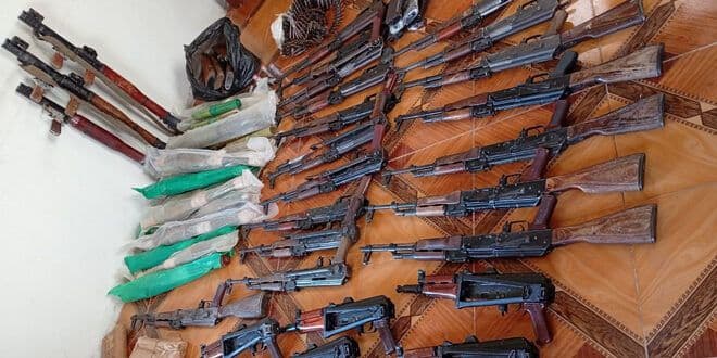 هذه الصورة لا تظهر ضبط أسلحة مع سوريين في لبنان