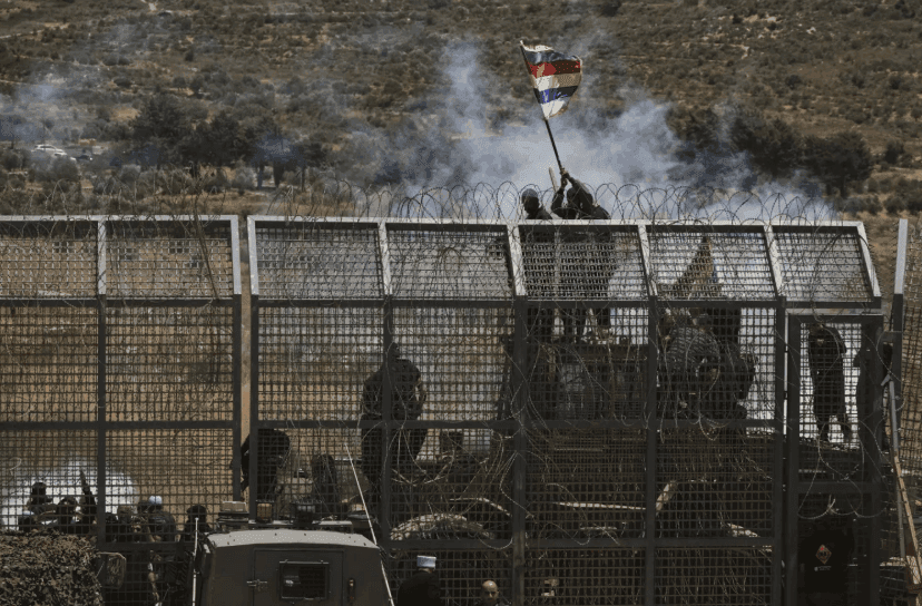 هل نقلت صحيفة معاريف نبأ استعداد جيش الاحتلال الإسرائيلي للتدخل البري في السويداء؟