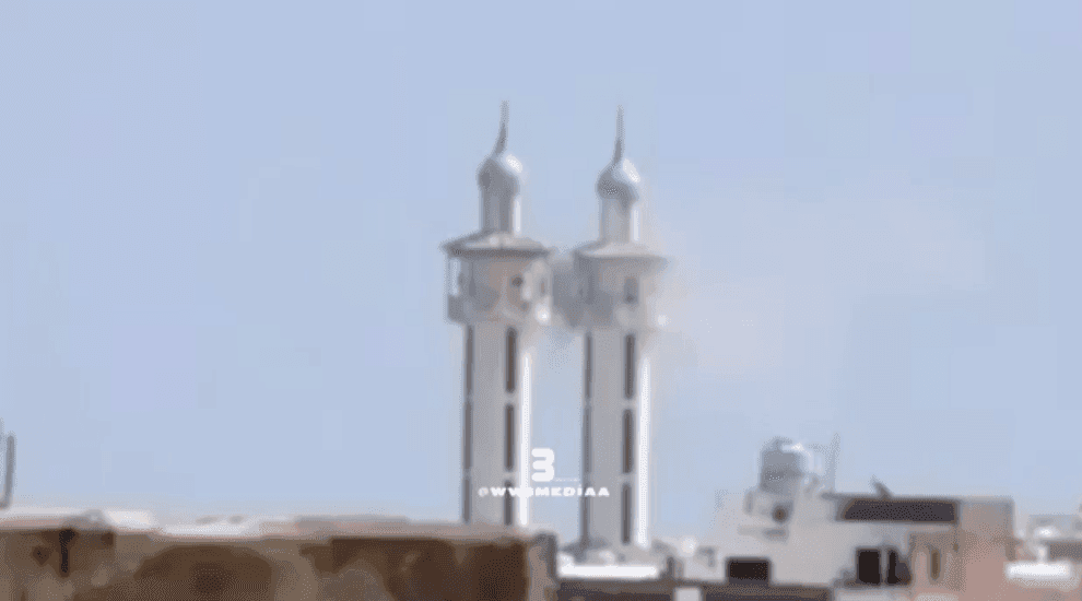 هذا المقطع قديم ولا يظهر دعوات الجهاد من مساجد سوريّة