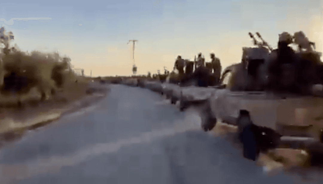 هل يوثّق الفيديو أرتالًا حديثة للجيش السوري قرب مناطق قسد؟