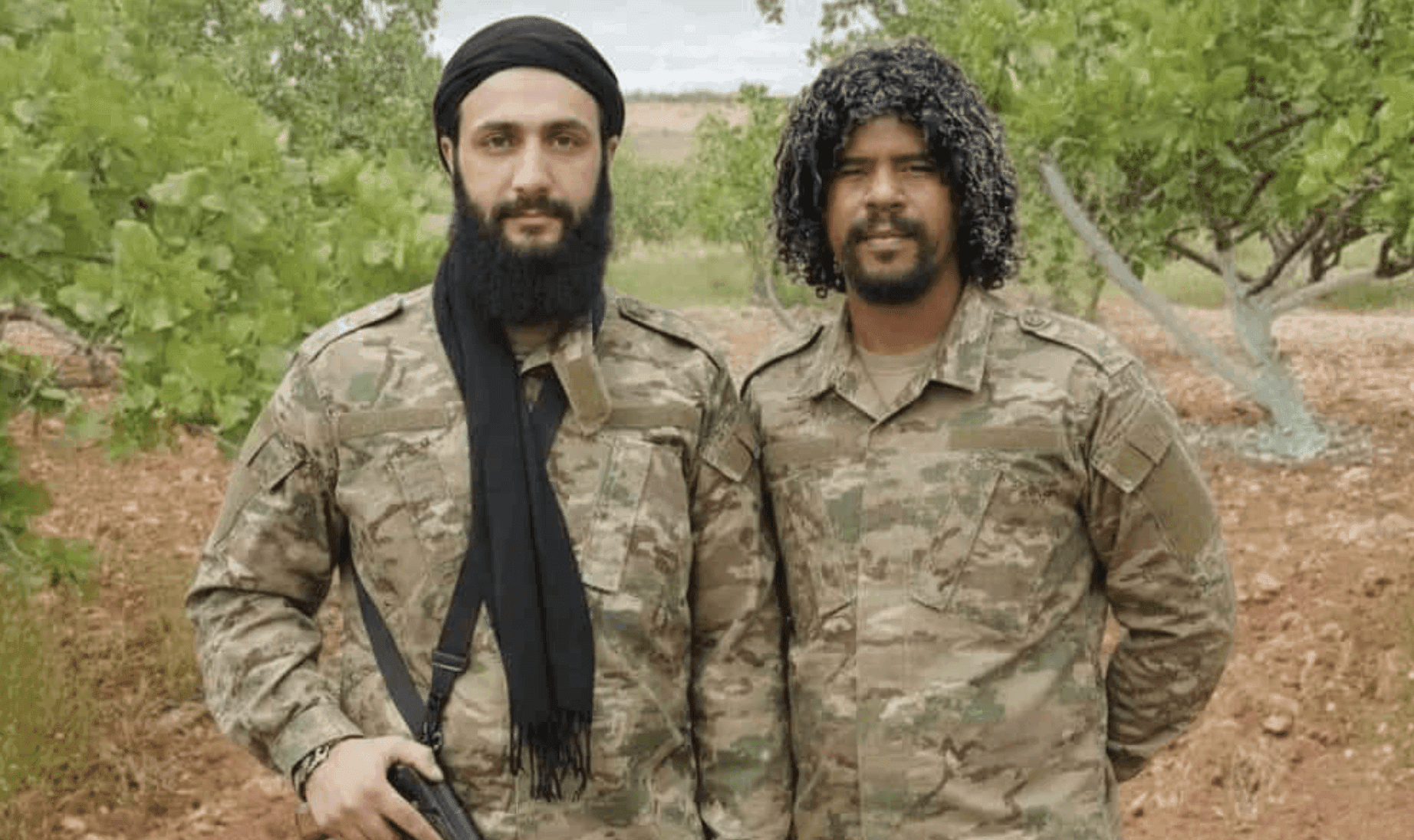 الصورة التي تُظهر أحمد الشرع مع "جزار الفاشر" مفبركة بالذكاء الاصطناعي