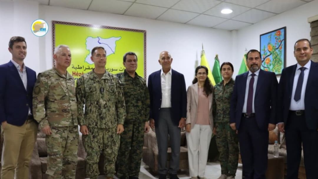 هل نقلت وول ستريت عن مسؤولين إيقاف اتصالات قسد بالرئيس ترامب؟