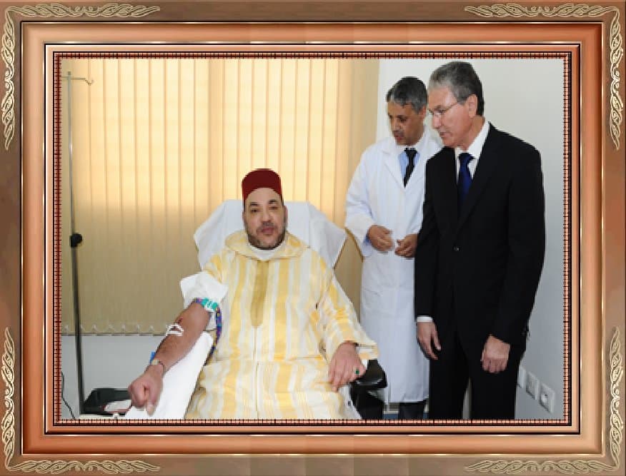صورة الملك المغربي أثناء تبرعه بالدم تعود لعام 2013 ولا علاقة لها بتفجيرات بروكسل