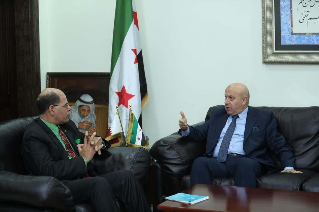 "السفير السوري" الذي التقته الخارجية القطرية مؤخراً لا يمثل نظام الأسد