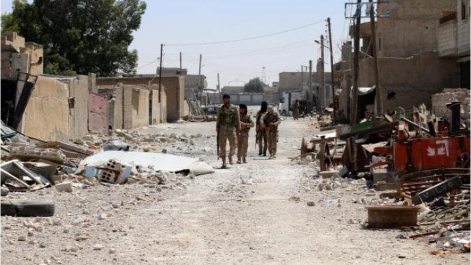 ساعدنا بالتحقق: هل هؤلاء القتلى مدنيون أم عسكريون؟