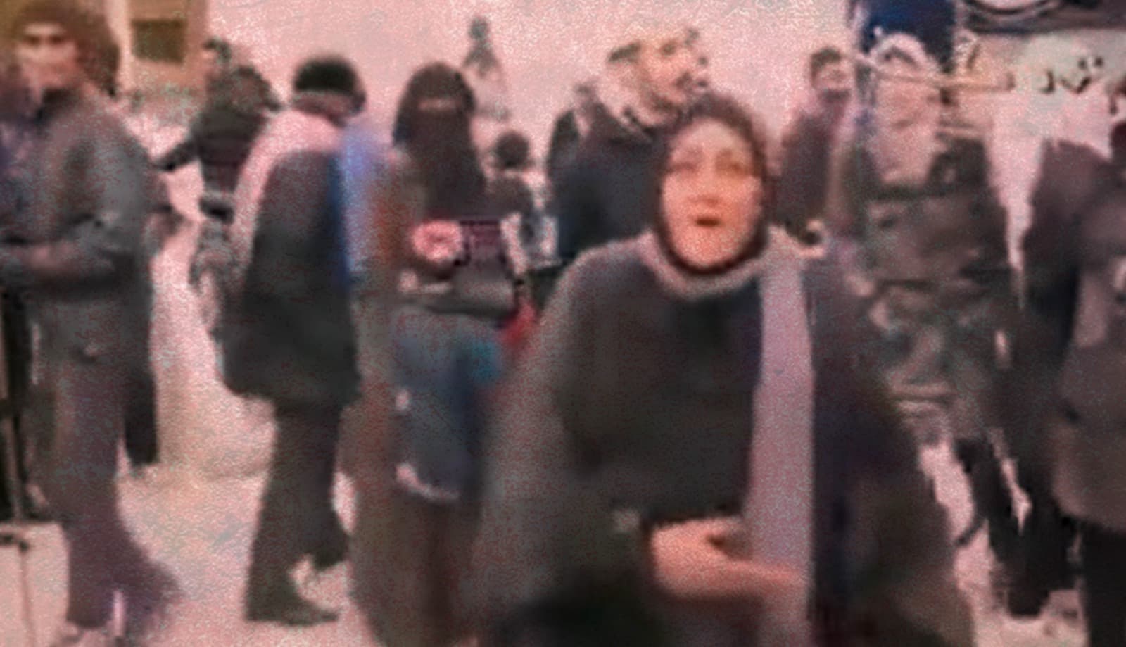 فيديو السيدة التي تحتج على الفقر لم يصوّر مؤخراً وسط دمشق