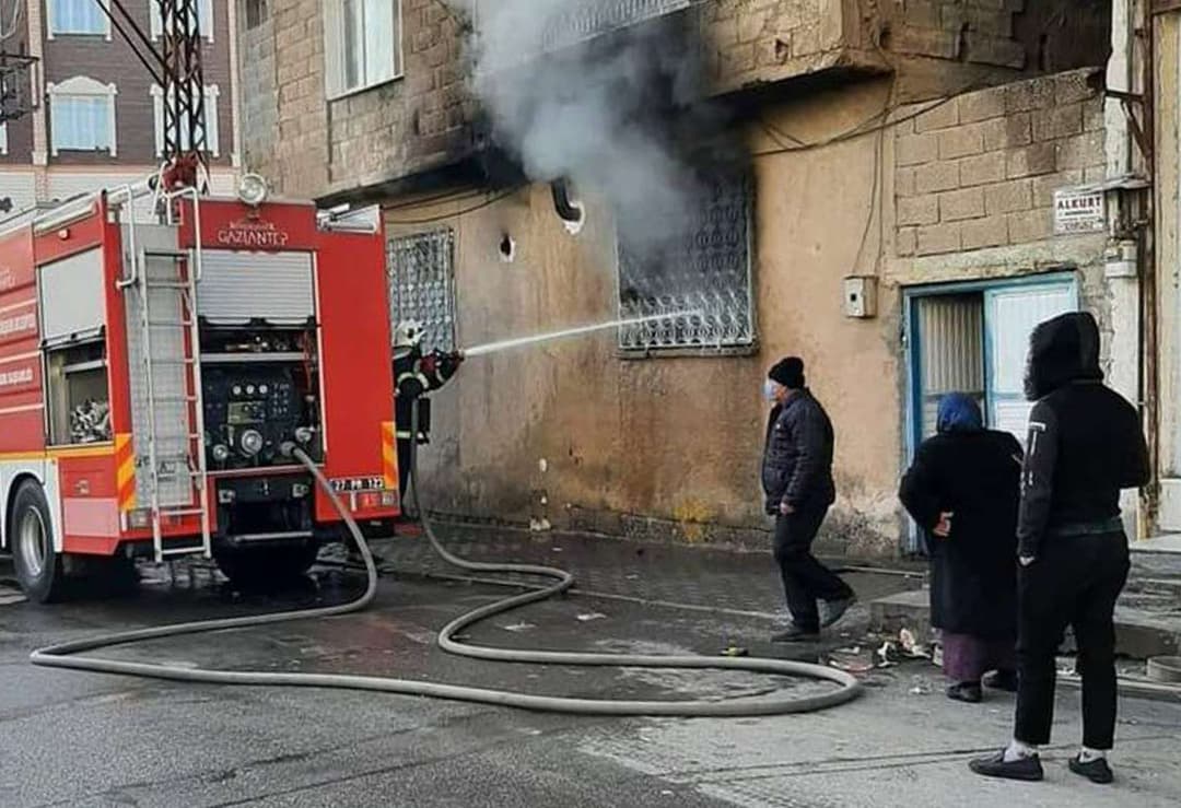 حادثة احتراق منزل وبداخله أطفال لم تقع في سوريا وإنما في تركيا