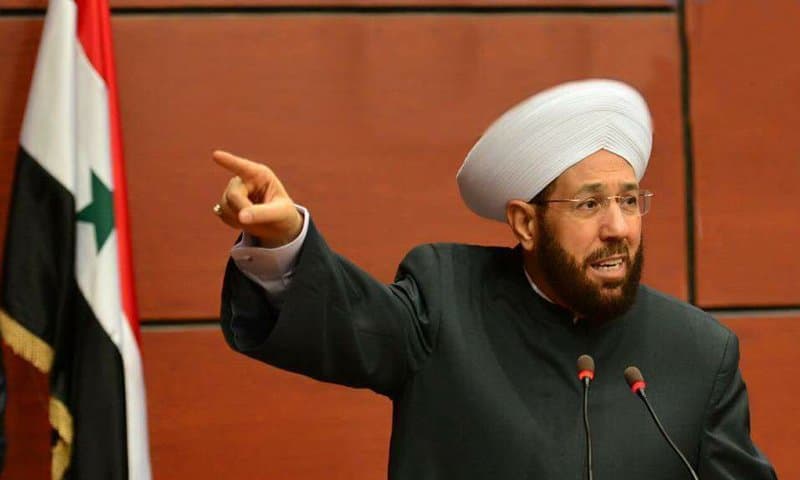 ما حقيقة ادعاء الحجز على أموال أحمد حسون؟