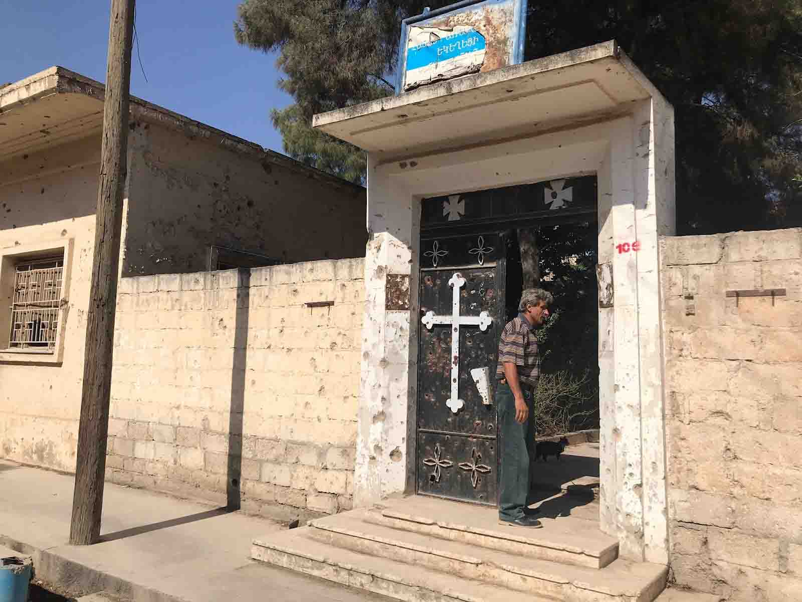 هل حوّلت المعارضة السورية المسلحة كنيسة القديس هاكوب الأرمنية في رأس العين لحظيرة حيوانات؟