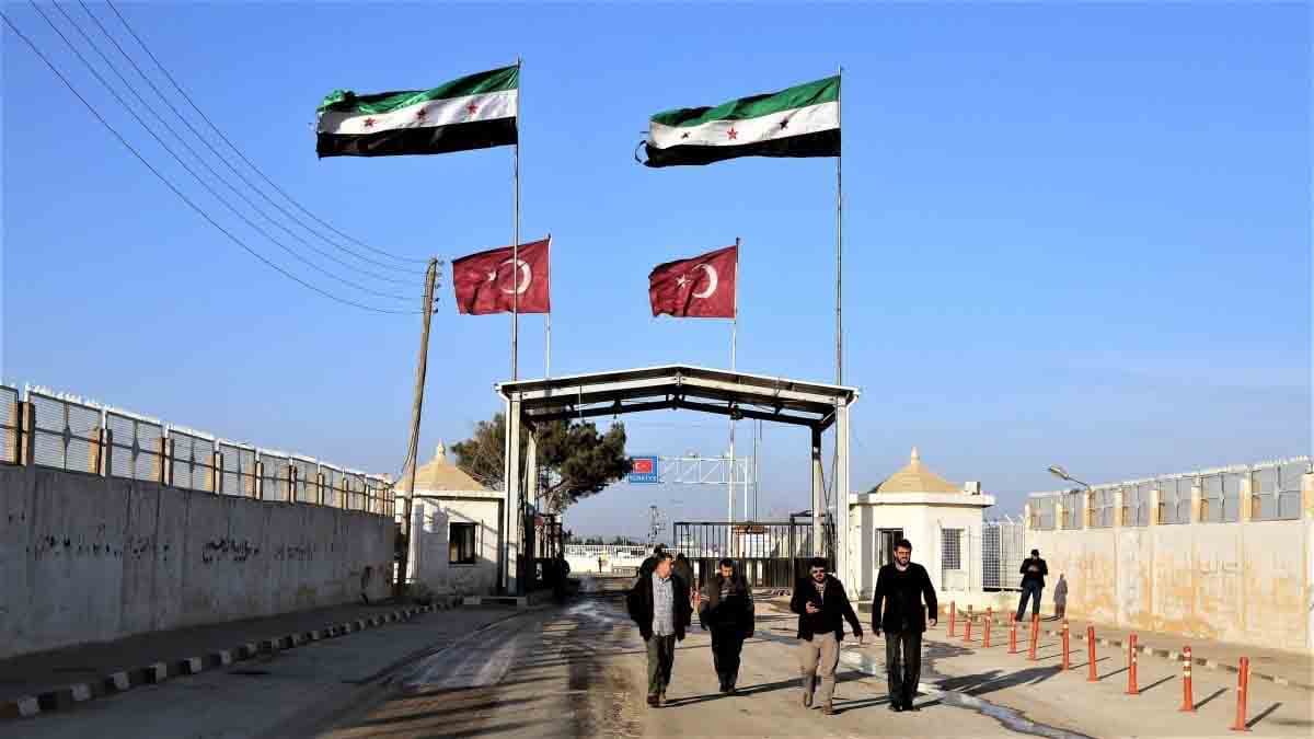 Image accompanying فتح معبر باب السلامة الحدودي أمام السوريين المقيمين في تركيا والراغبين بقضاء إجازة العيد داخل الأراضي السورية