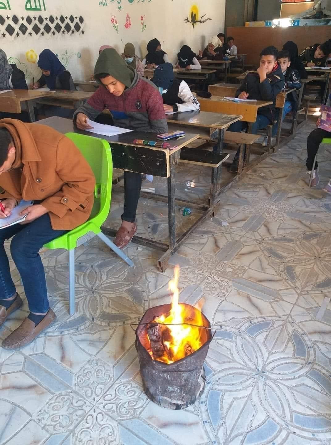 هذه الصورة ليست من مدرسة تابعة لوزارة التربية السورية