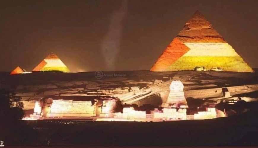 هذه الصورة معدلة ولا تظهر "أهرامات الجيزة تتزين بعلم فلسطين"