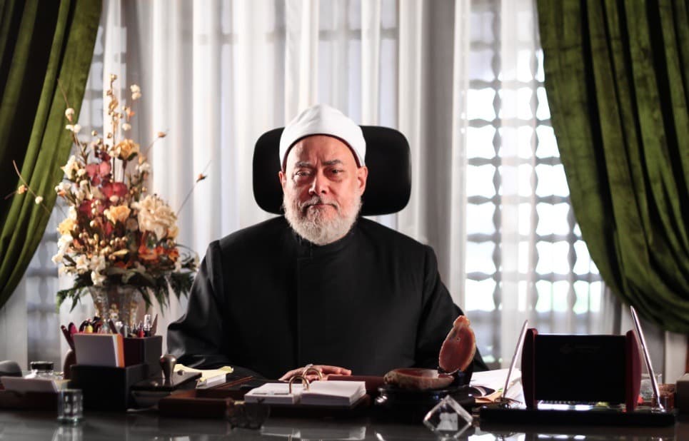 Image accompanying مفتي مصر السابق: الحشيش والأفيون طاهران لا ينقضان الوضوء، والخمرة تحتاج المضمضة