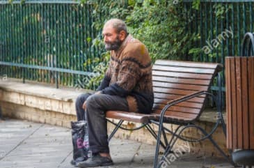 الرجل في هذه الصورة ليس معتقلا فلسطينيا أطلق سراحه من سجن صيدنايا