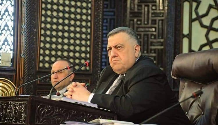 هل قال رئيس برلمان النظام السوري إنَّ "ربطة خبر واحدة تكفي باليوم"؟