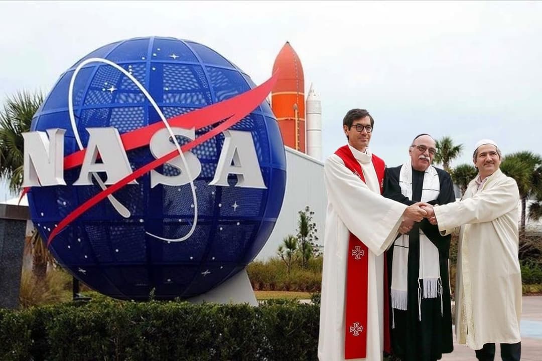 هل وظفت ناسا لجنة دينية تحضيرا للتواصل مع الكائنات الفضائية؟