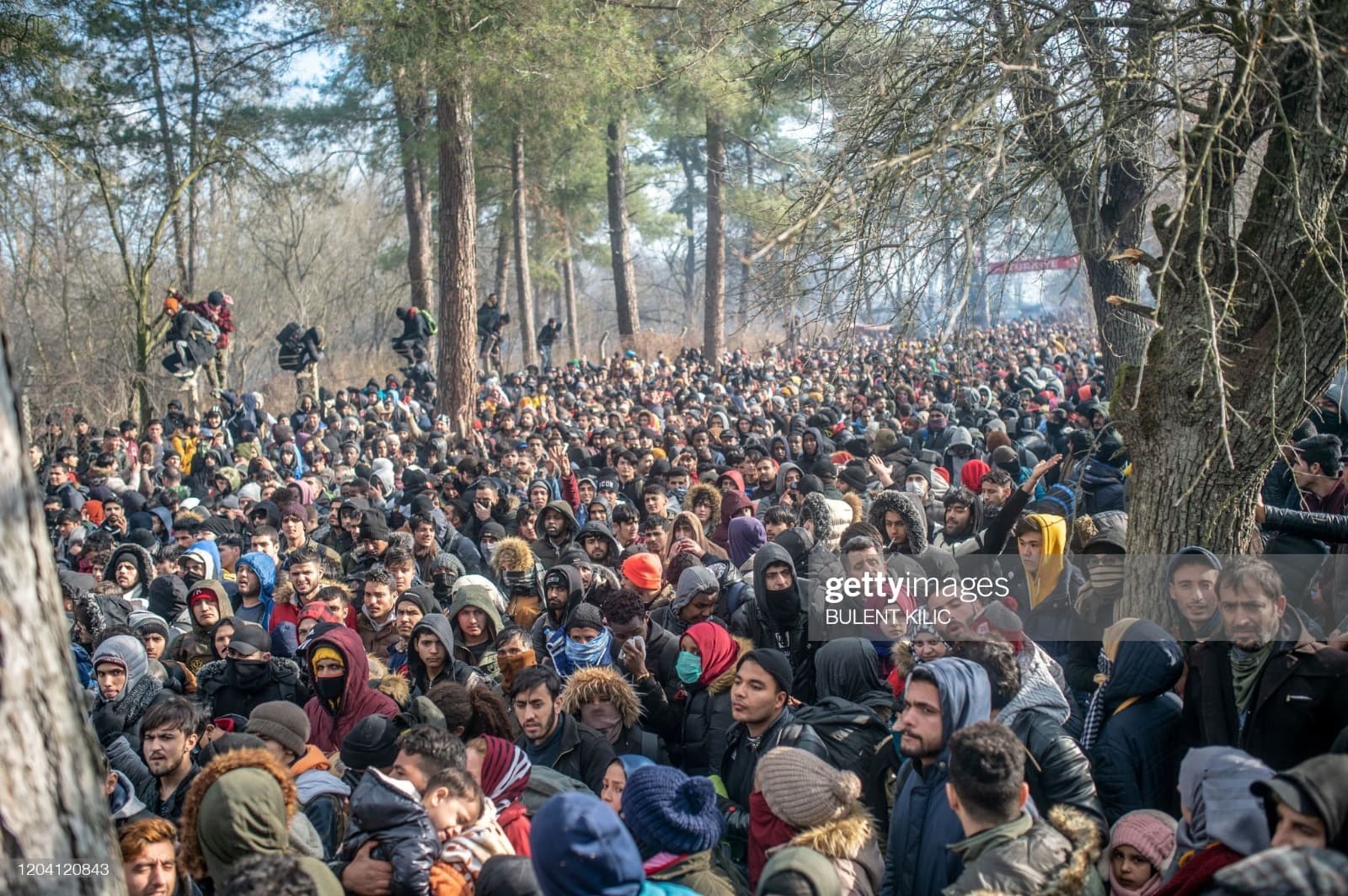 هل تظهر هذه الصورة اللاجئين العالقين عند الحدود الألمانية؟