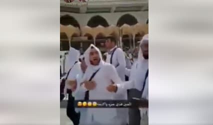 هل يظهر هذا التسجيل يهوداً يؤدون طقوسهم أمام الكعبة؟