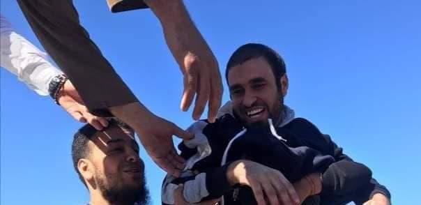 Image accompanying صور تظهر خروج معتقل سوري بعد اعتقال دام عشر سنوات في سجون النظام