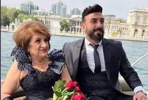 هل هذا شاب سوري أو عراقي تزوج من امرأة بريطانية مسنة؟