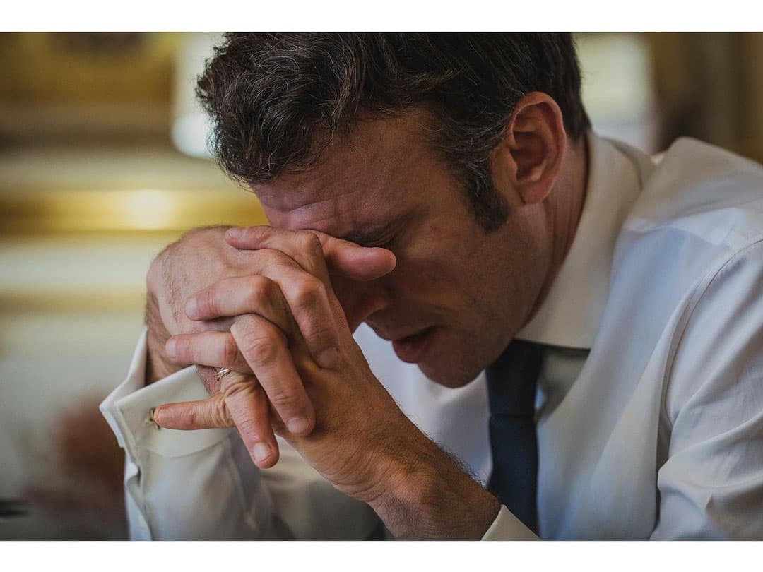 هل ظهر على ماكرون ملامح الخوف والقلق بعد مكالمته الأخيرة مع بوتين؟