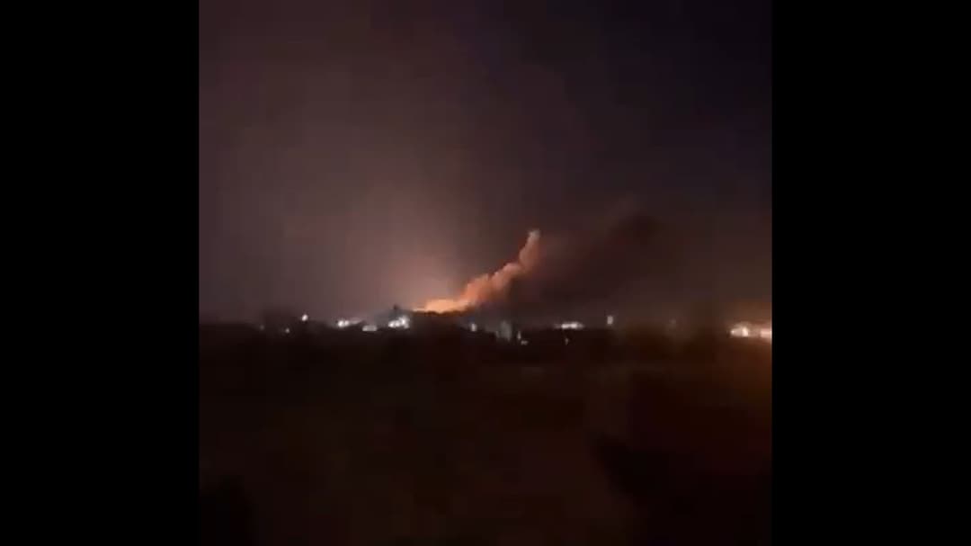 هل يظهر هذا التسجيل استهداف الطيران الإسرائيلي للقوات الإيرانية في ريف دمشق مؤخراً؟