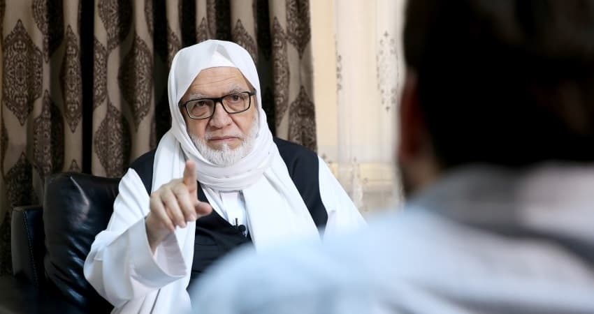 Image accompanying لشيخ أسامة الرفاعي أعلن إسقاط زكاة الفطر هذا العام عن المسلمين في الشمال السوري نتيجة الظروف الاقتصادية المتردية، وأن الائتلاف السوري سيتكلف بدفعها نيابةً عنهم