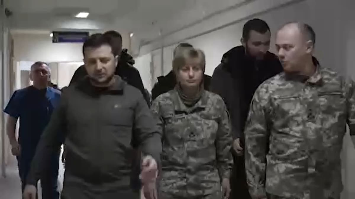 Image accompanying زيلينسكي ينشر فيديو قال إنّه سجله اليوم ظهرت فيه طبيبة مقتولة قبل أيام