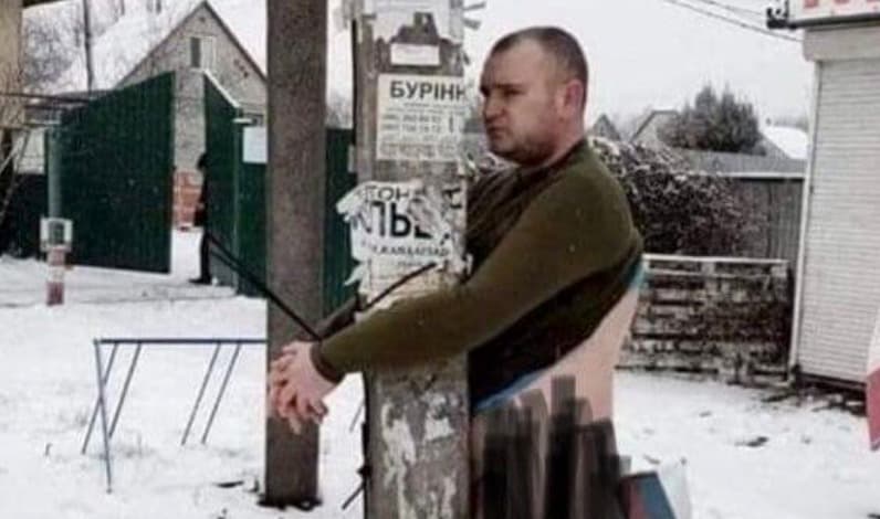 هذه الصورة مفبركة ولا تُظهر أسيرا روسيا في أوكرانيا