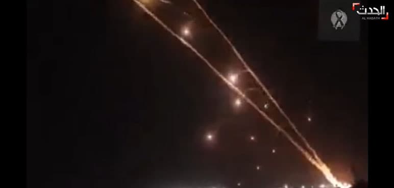 هل يظهر هذا التسجيل الصواريخ المضادة للطائرات في سماء كييف؟