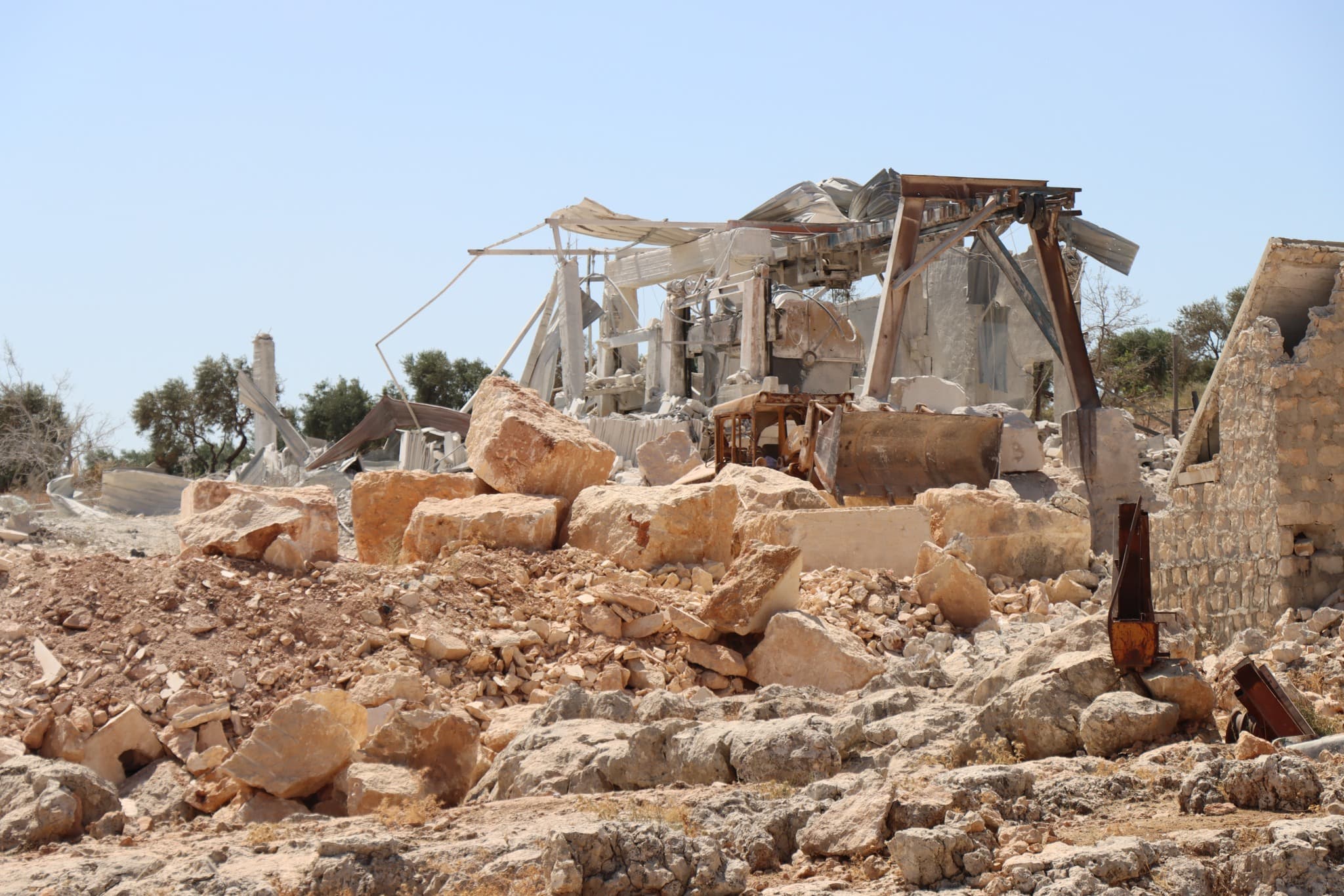 ما حقيقة تدمير روسيا معسكراً لـ"تحرير الشام" وقتل 120 عنصراً منها بريف إدلب؟