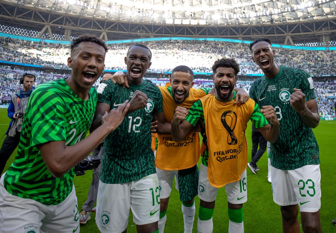 ما حقيقة إهداء "بن سلمان" سيارات "رولز رويس" للاعبي المنتخب السعودي؟