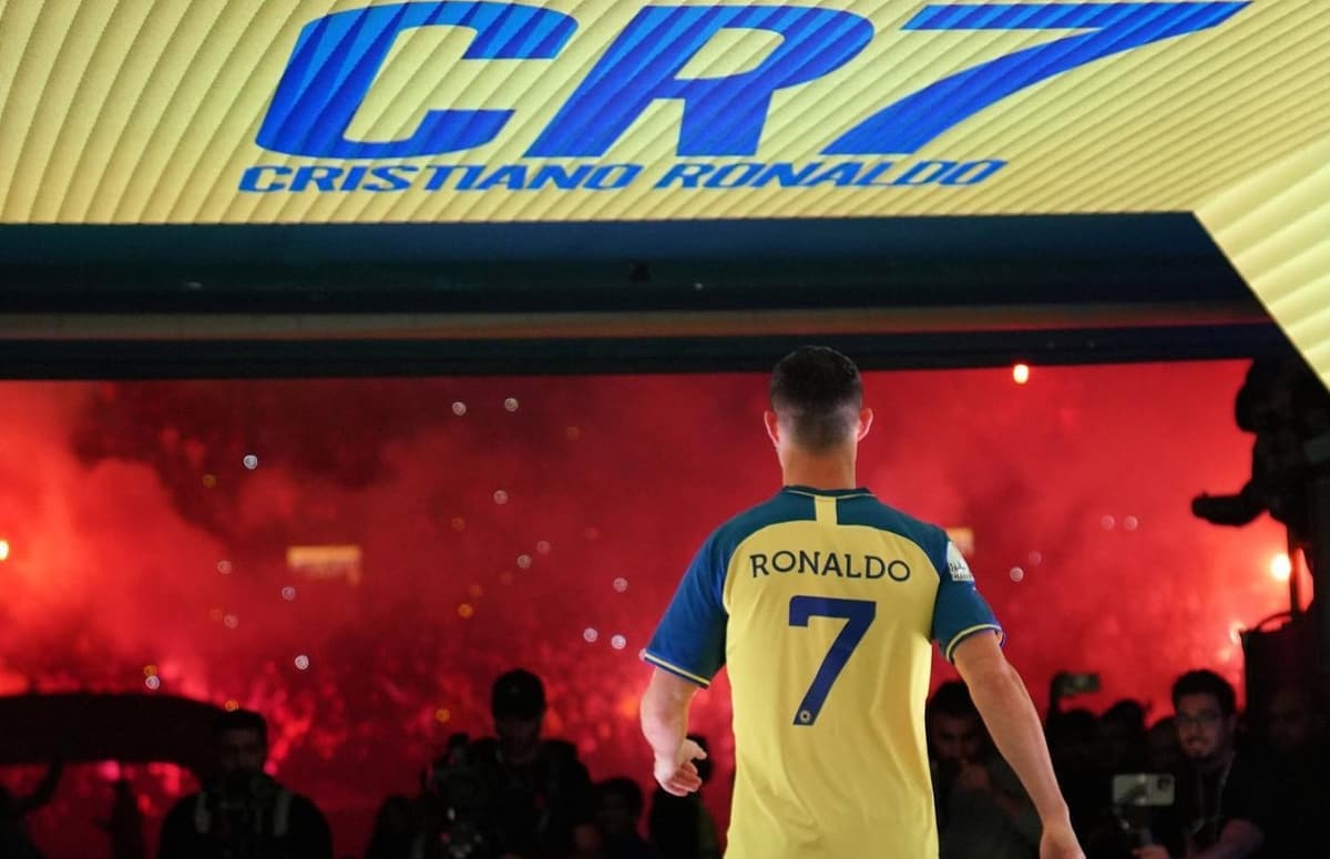 Image accompanying كريستيانو رونالدو سيحصل على 200 مليون يورو إضافية لراتبه السنوي من نادي النصر السعودي من أجل الترويج للملف السعودي لتنظيم كأس العالم 2030