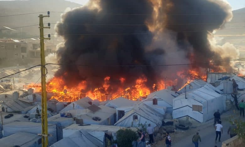 Image accompanying حريق كبير في مخيم للاجئين السوريين في لبنان اليوم