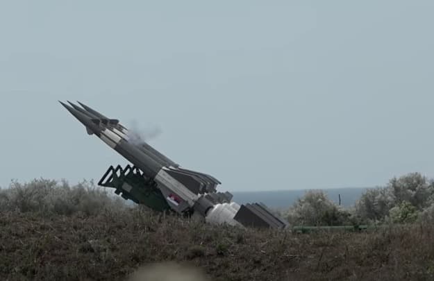 هل هذا المقطع لـ "صاروخ أطلقته المقاومة الفلسطينية نحو مستوطنة رحوفوت"؟