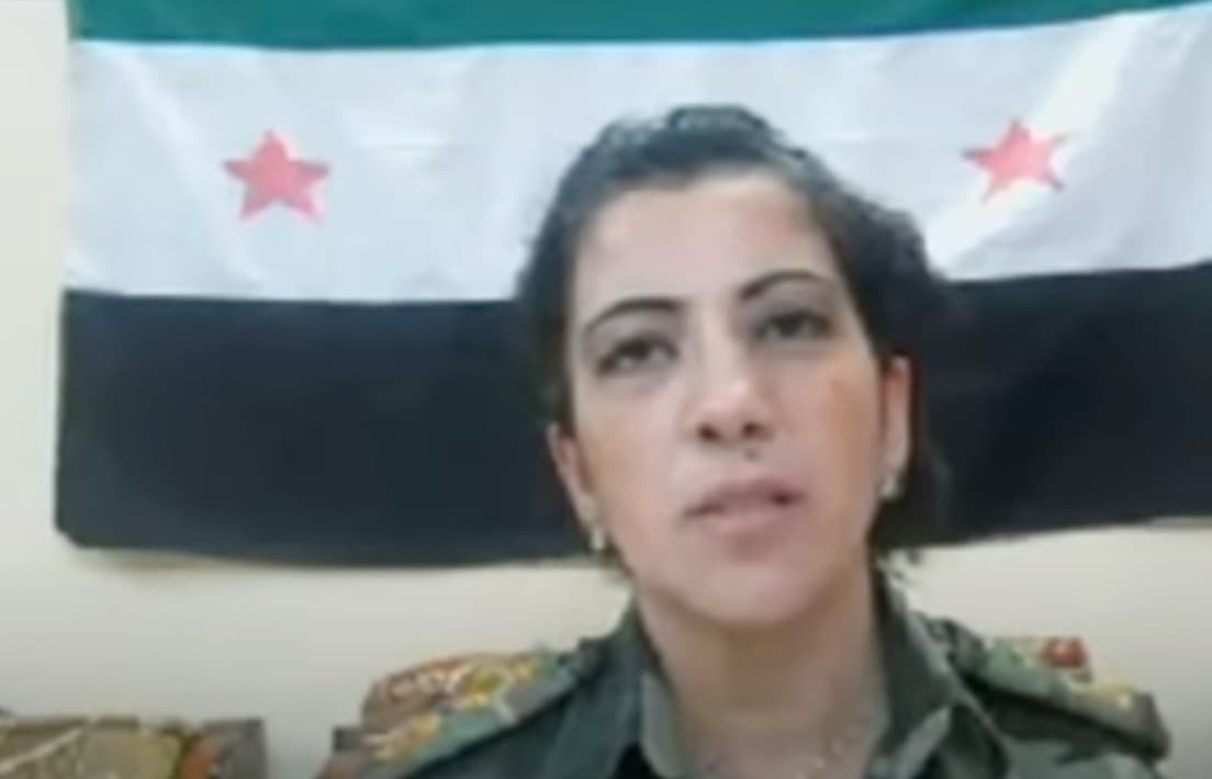 ما حقيقة "انشقاق أول ضابطة علوية عن قوات الأسد وانضمامها لصفوف الثورة السورية"؟