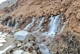 الصورة قديمة وليست لظهور شلالات في المغرب بعد الزلزال