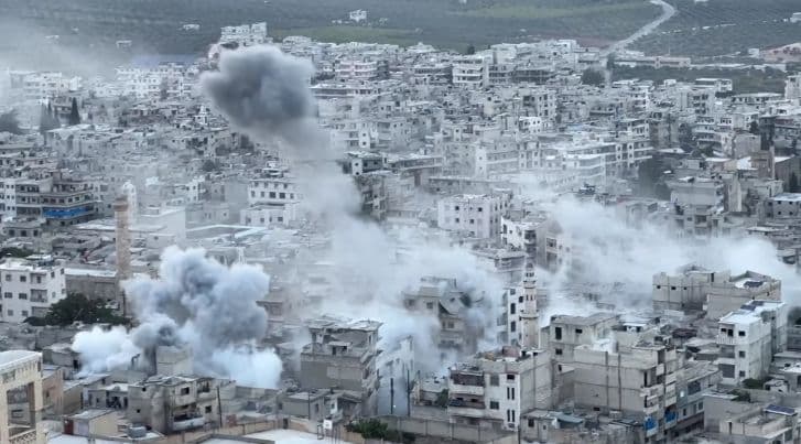 هذا الفيديو ليس من غزة وإنما من قصف النظام السوري على إدلب