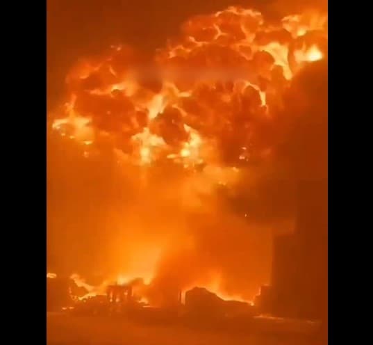 الفيديو قديم وليس لحريق نشب في تل أبيب جراء استهدافها بصواريخ المقاومة مؤخراً