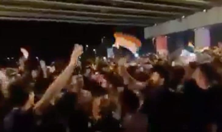 الفيديو ليس لتظاهرات حديثة تهتف لصدام حسين في مدينة البصرة العراقية