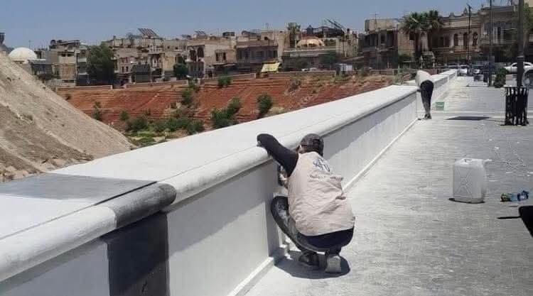 هل طُلي سور قلعة حلب باللون الأبيض؟